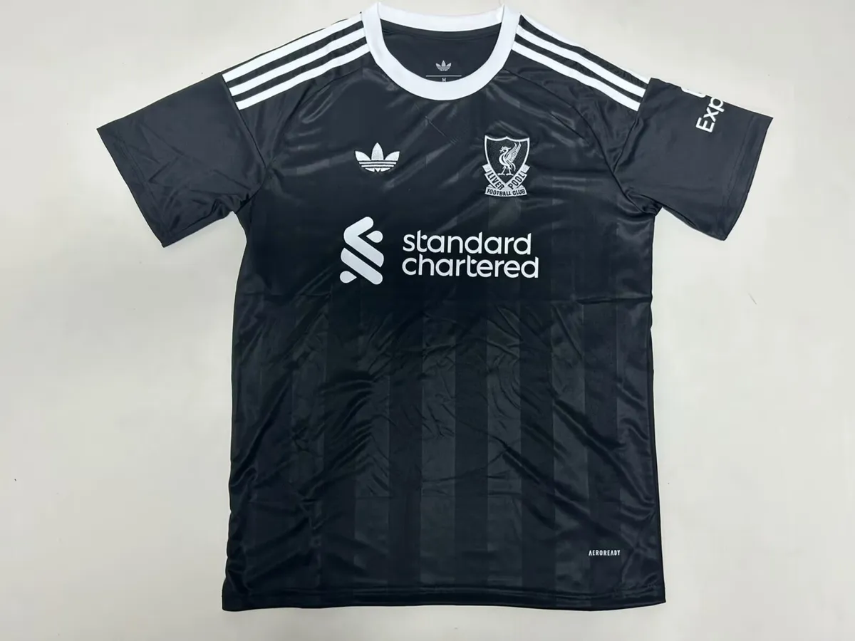 Liverpool jersey - Free postage - Image 4