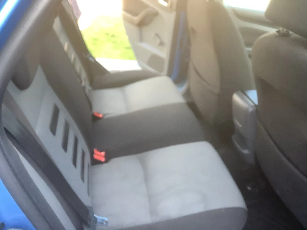 2011 Ford Focus Zetec metallic blue Diesel manual - Image 4