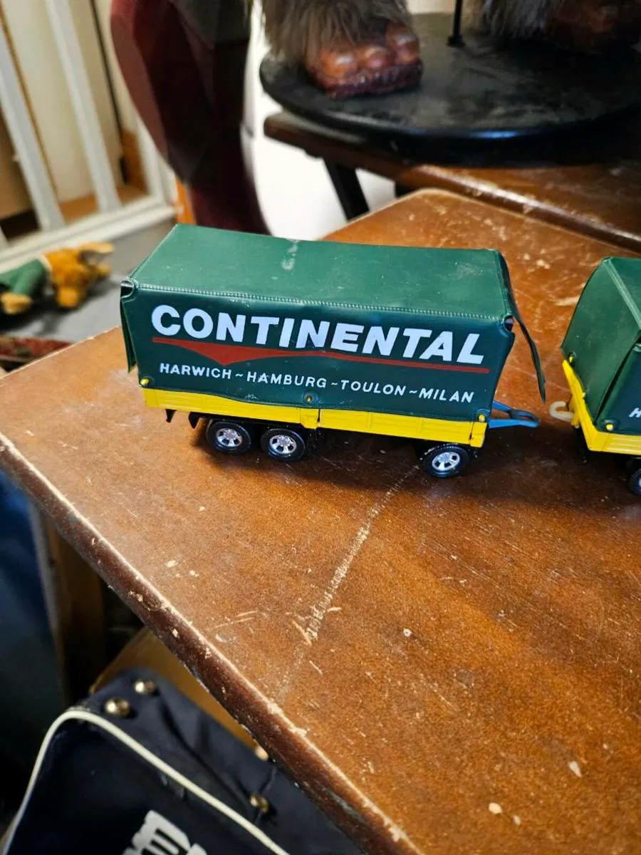 Matchbox Superkings Ford Truck - Image 4