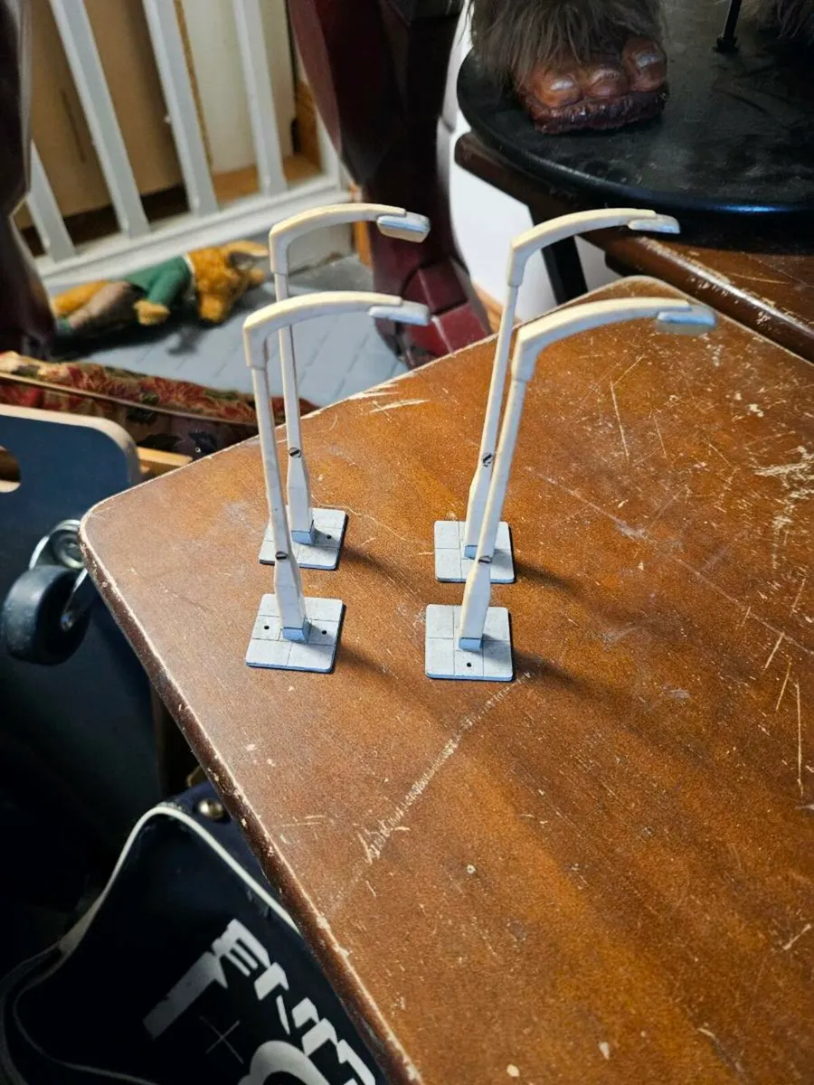 Dinky 1950's Street Lights - Image 1