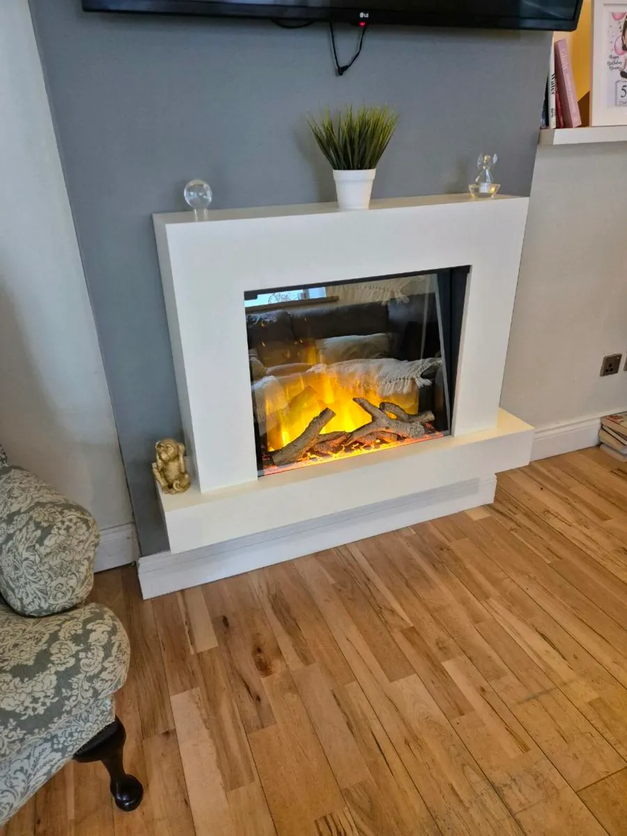 Electric fire and heater. - Image 1