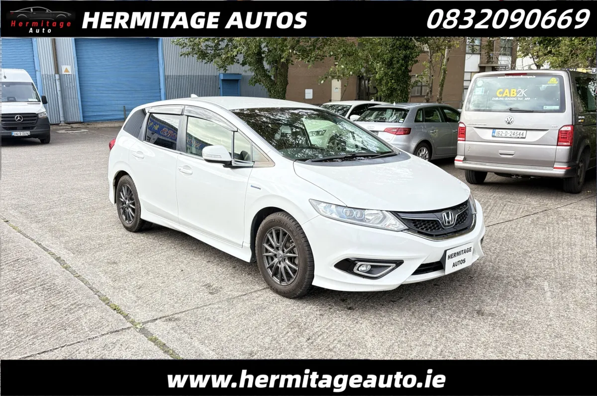 Honda Jade1.5 Hybrid Auto 6 SEATER - Image 1