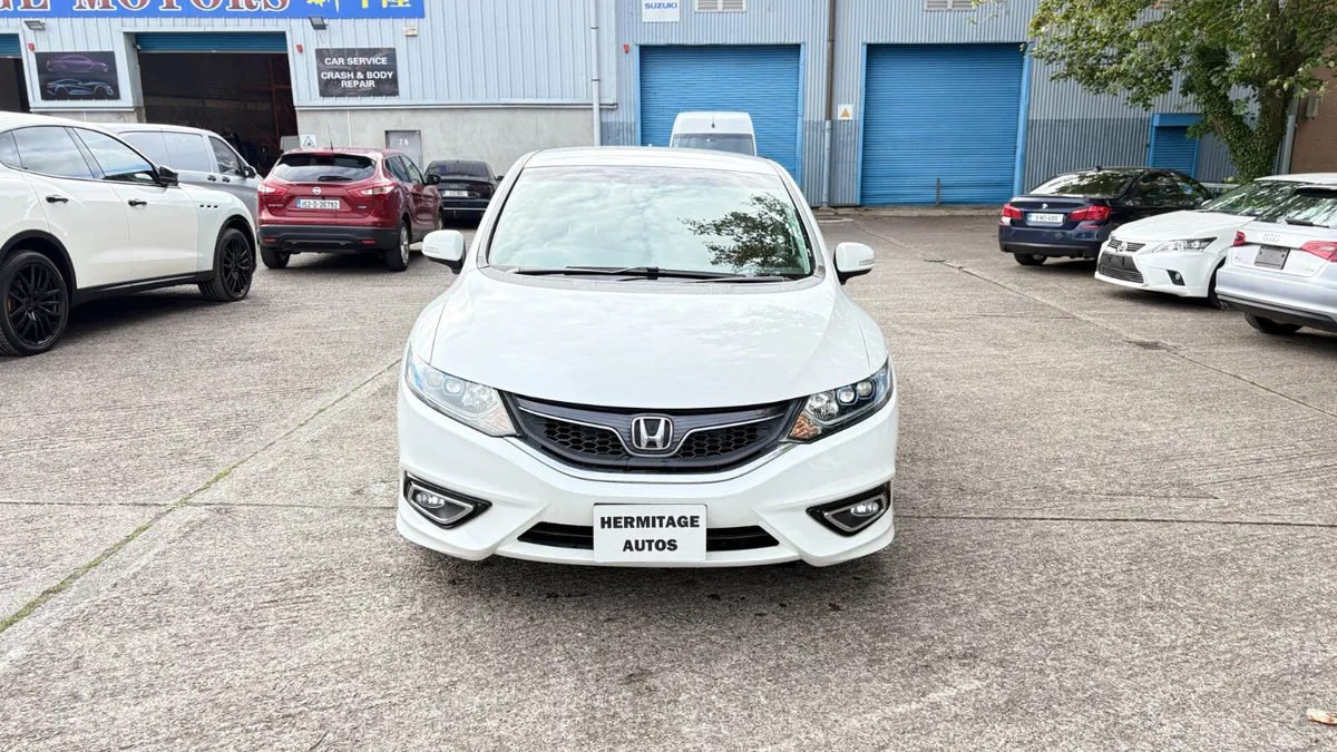 Honda Jade1.5 Hybrid Auto 6 SEATER - Image 2