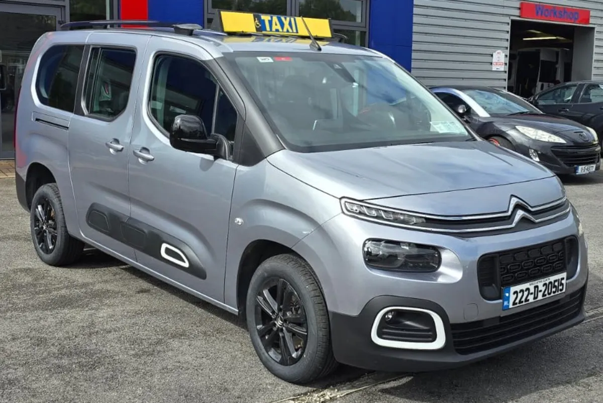 Wheelchair Taxi 7 Seater Citroen Berlingo - Image 4