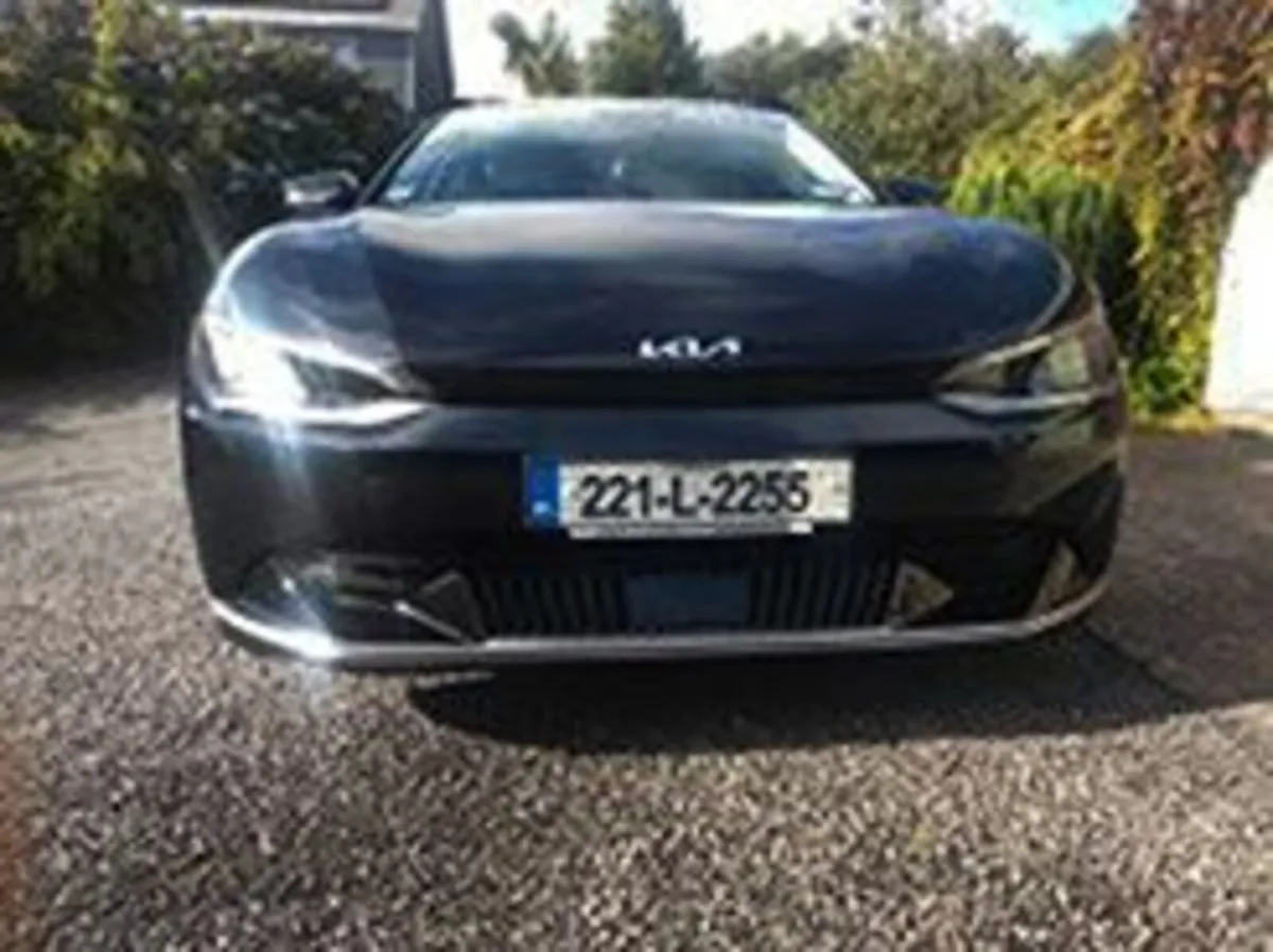 Kia EV6 2022 - Image 2