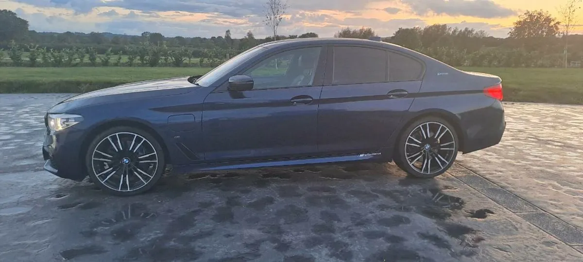 2018 BMW 530e M Sport – Excellent Condition - Image 4