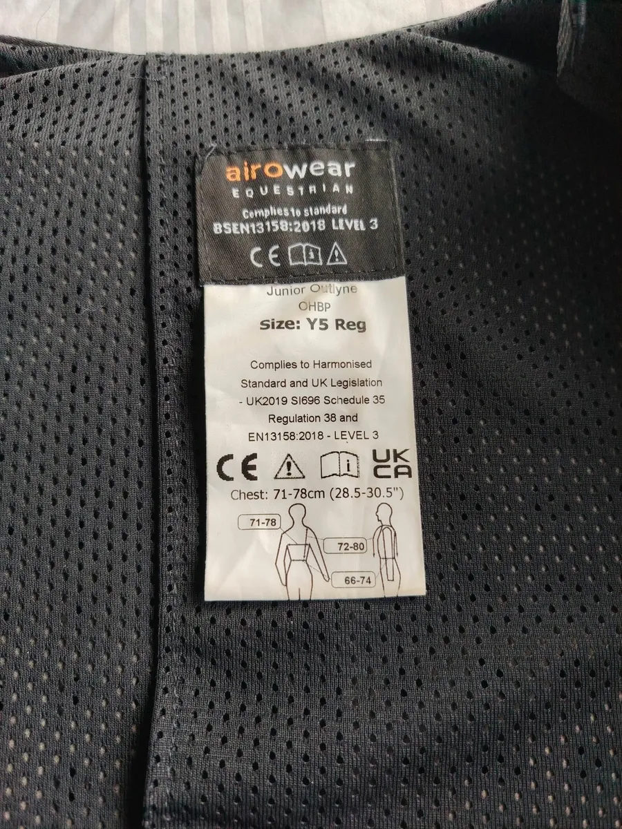 Back protectors and riding boots - Image 3