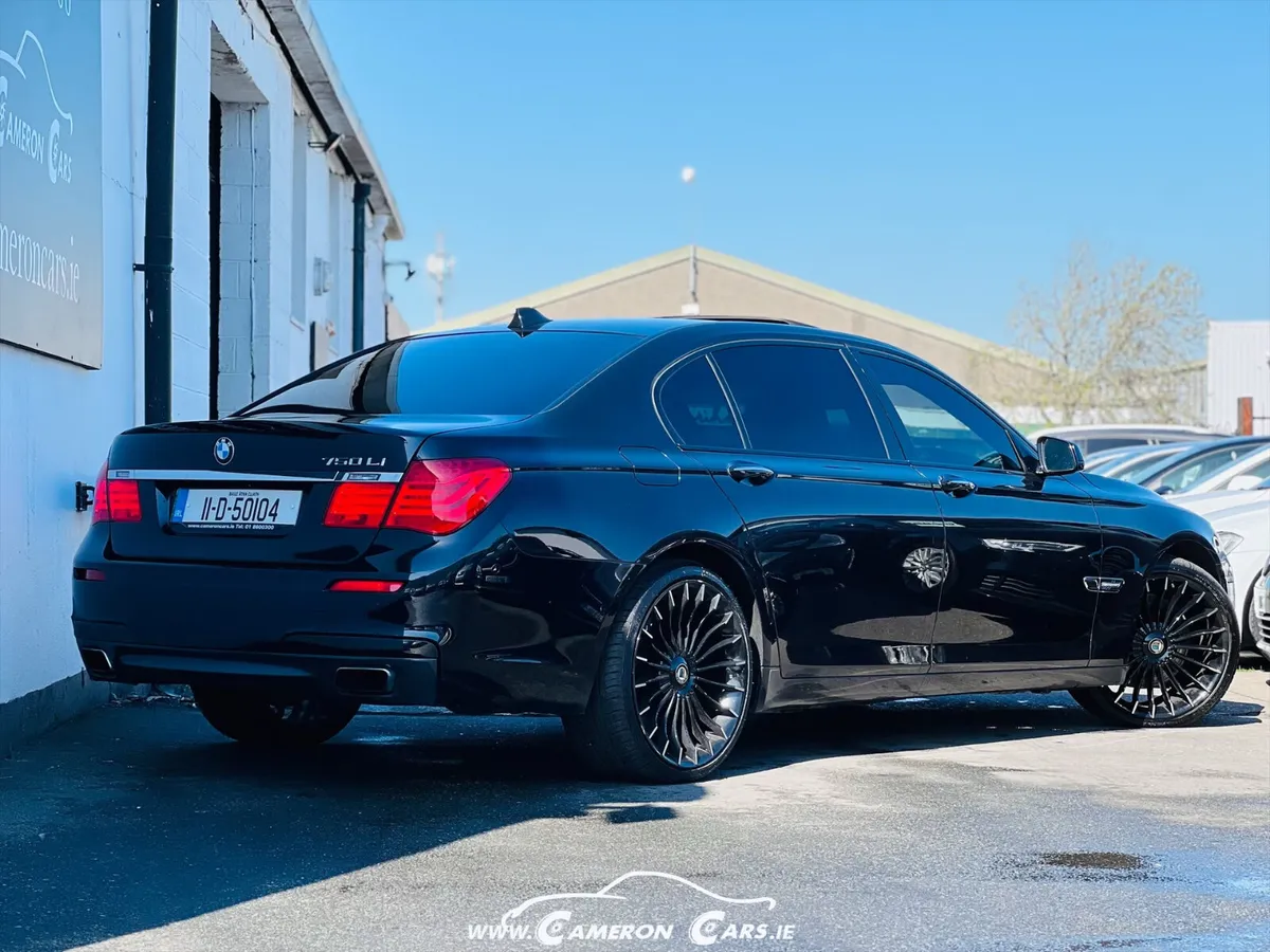 BMW 750i V8 TWINTURBO  ULTIMATE DRIVING MACHINE - Image 4