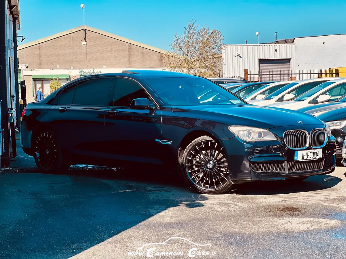 BMW 750i V8 TWINTURBO  ULTIMATE DRIVING MACHINE - Image 2