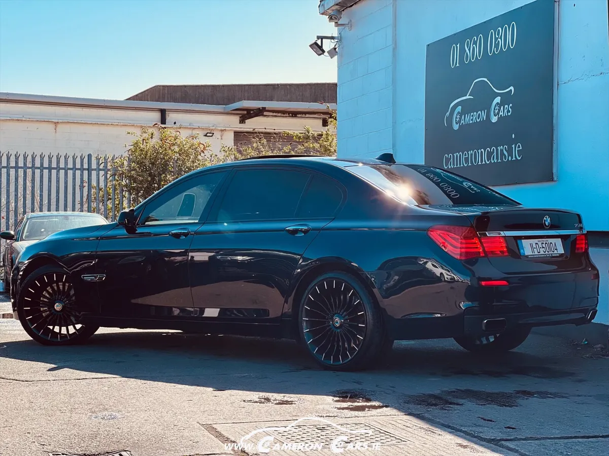 BMW 750i V8 TWINTURBO  ULTIMATE DRIVING MACHINE - Image 3