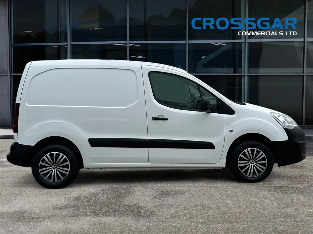LOW MILEAGE FSH ONE OWNER - Image 3