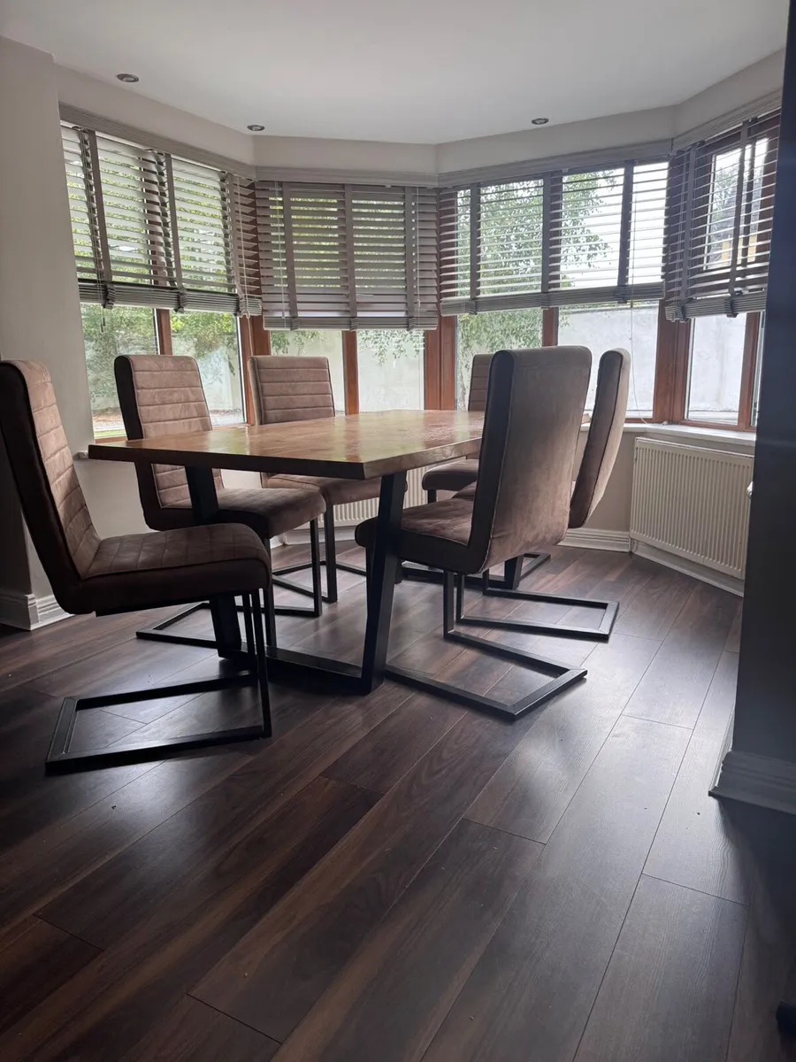 Solid oak wood dining table - Image 2