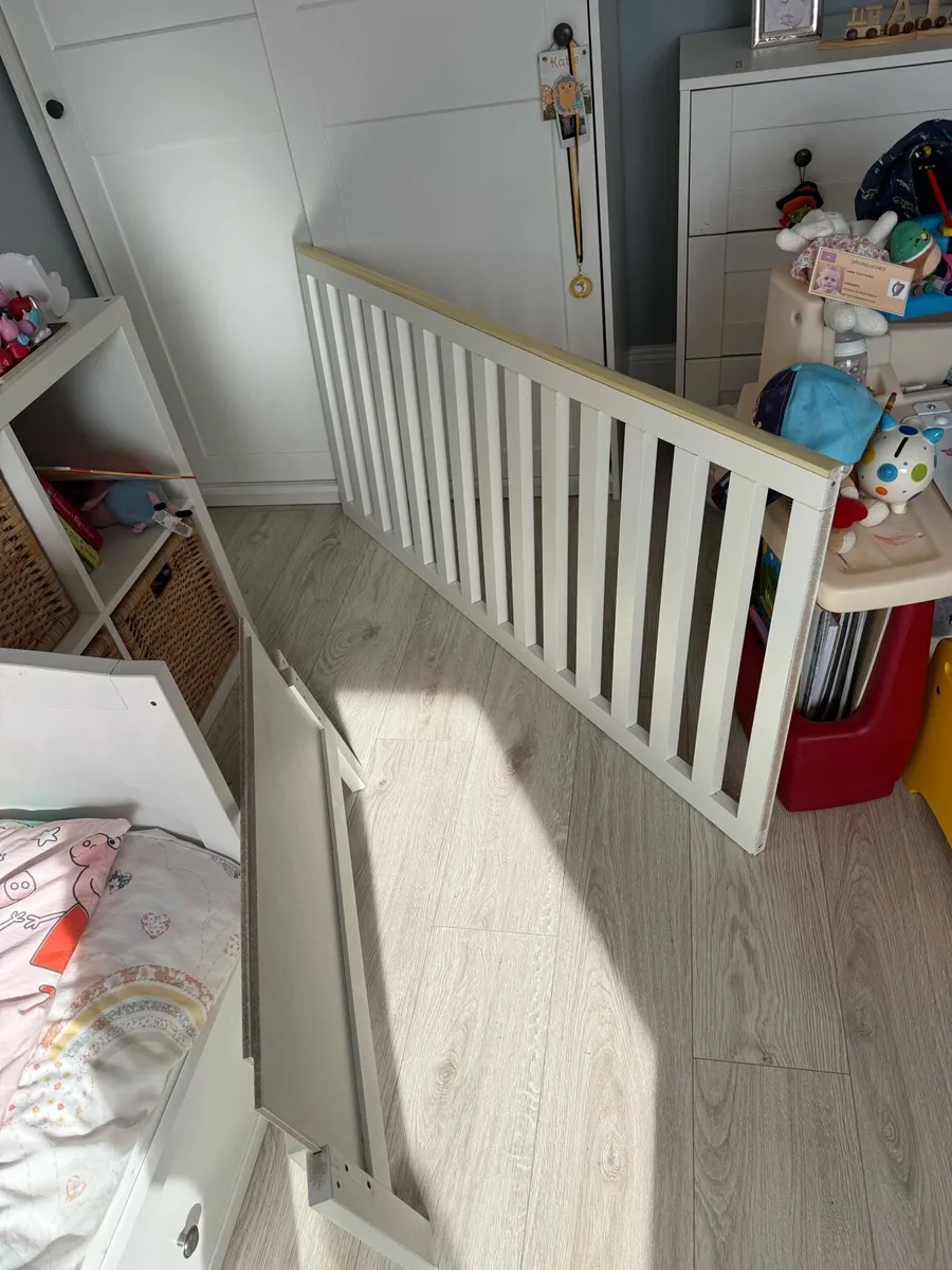 Cot bed - Image 4