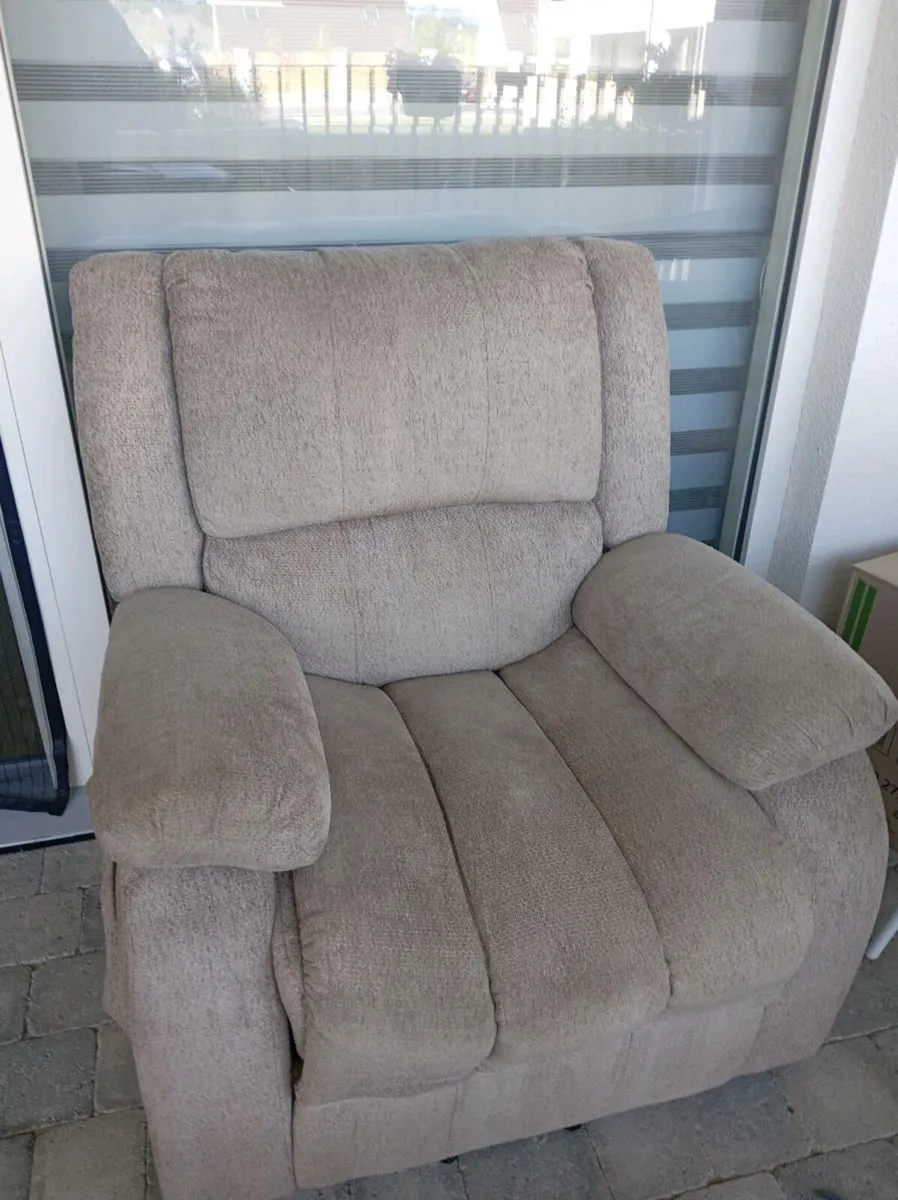 Rise and recline chair - Image 2