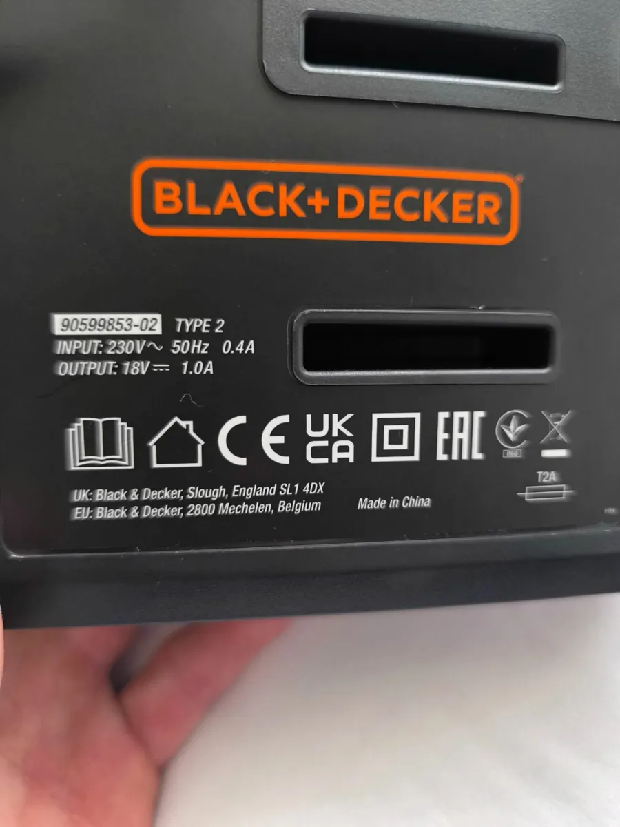 Black & Decker battery charger - Image 3
