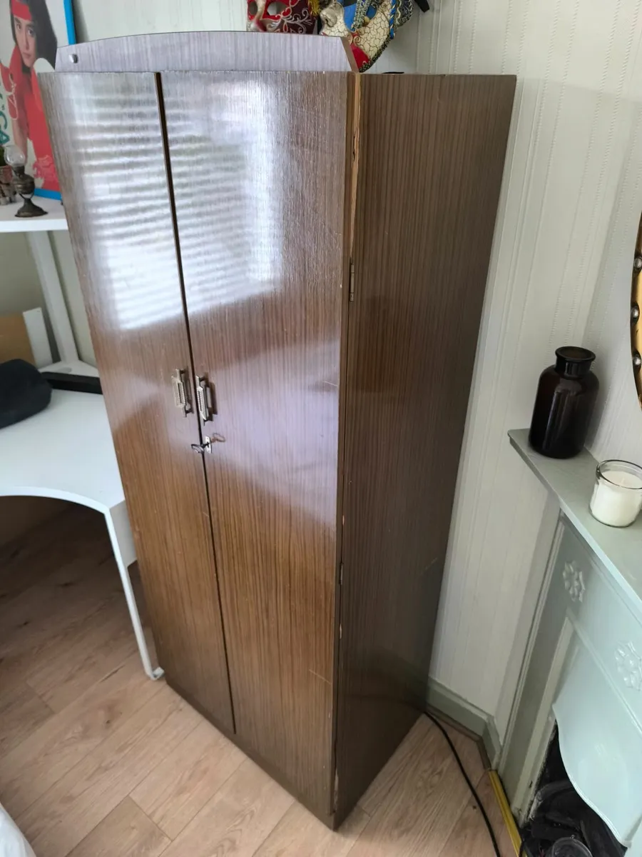 Vintage wardrobe - Image 2