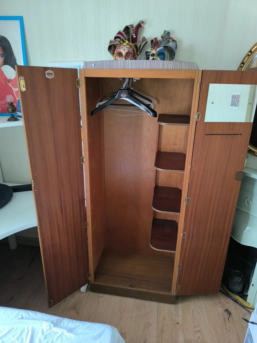 Vintage wardrobe - Image 4