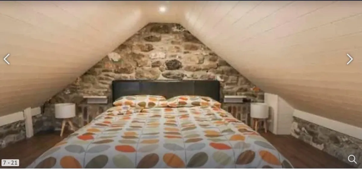Kingsize bed, dresser, mini-sideboard - Image 3