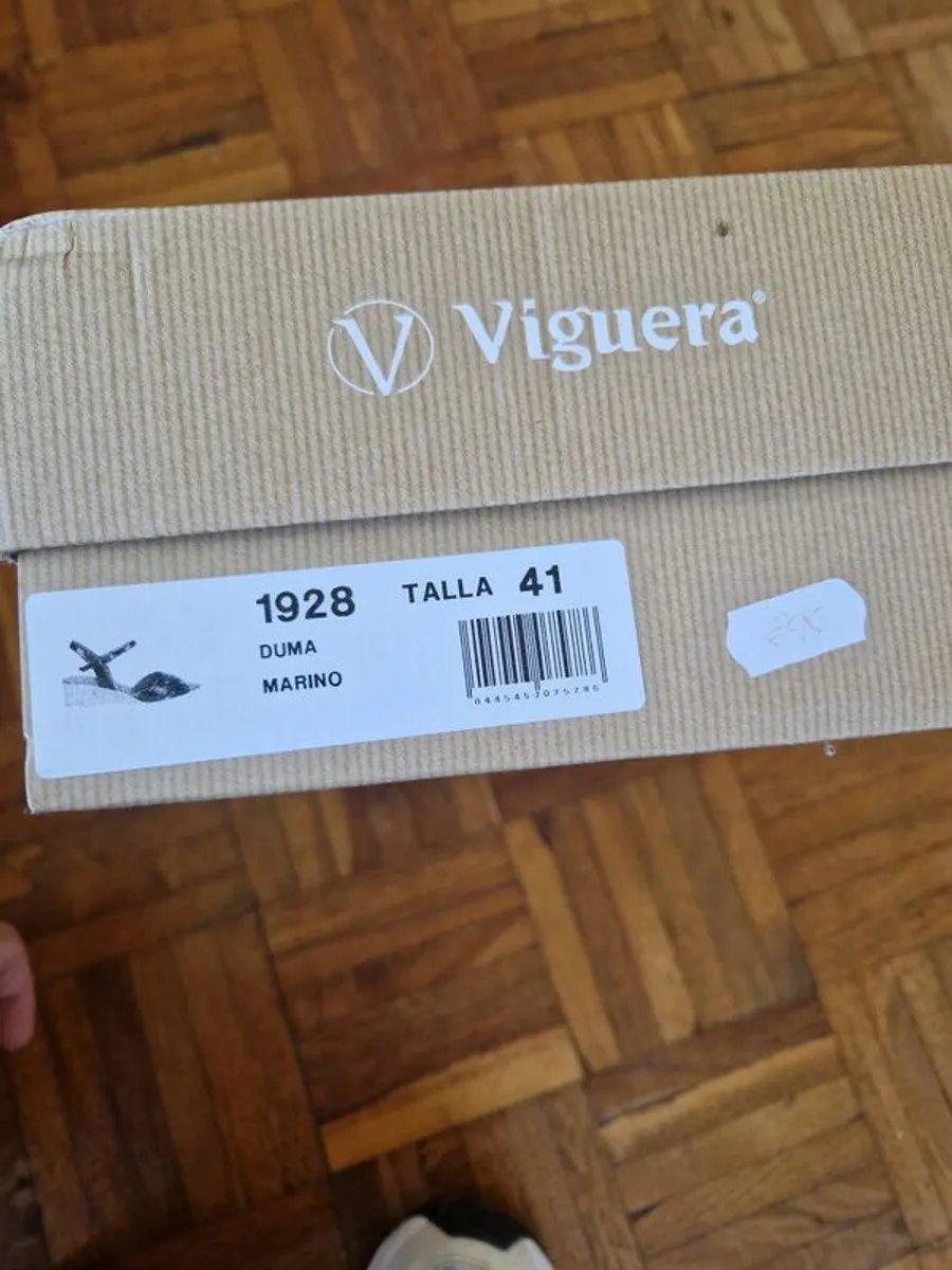 Viguera navy sandle shoe - Image 3