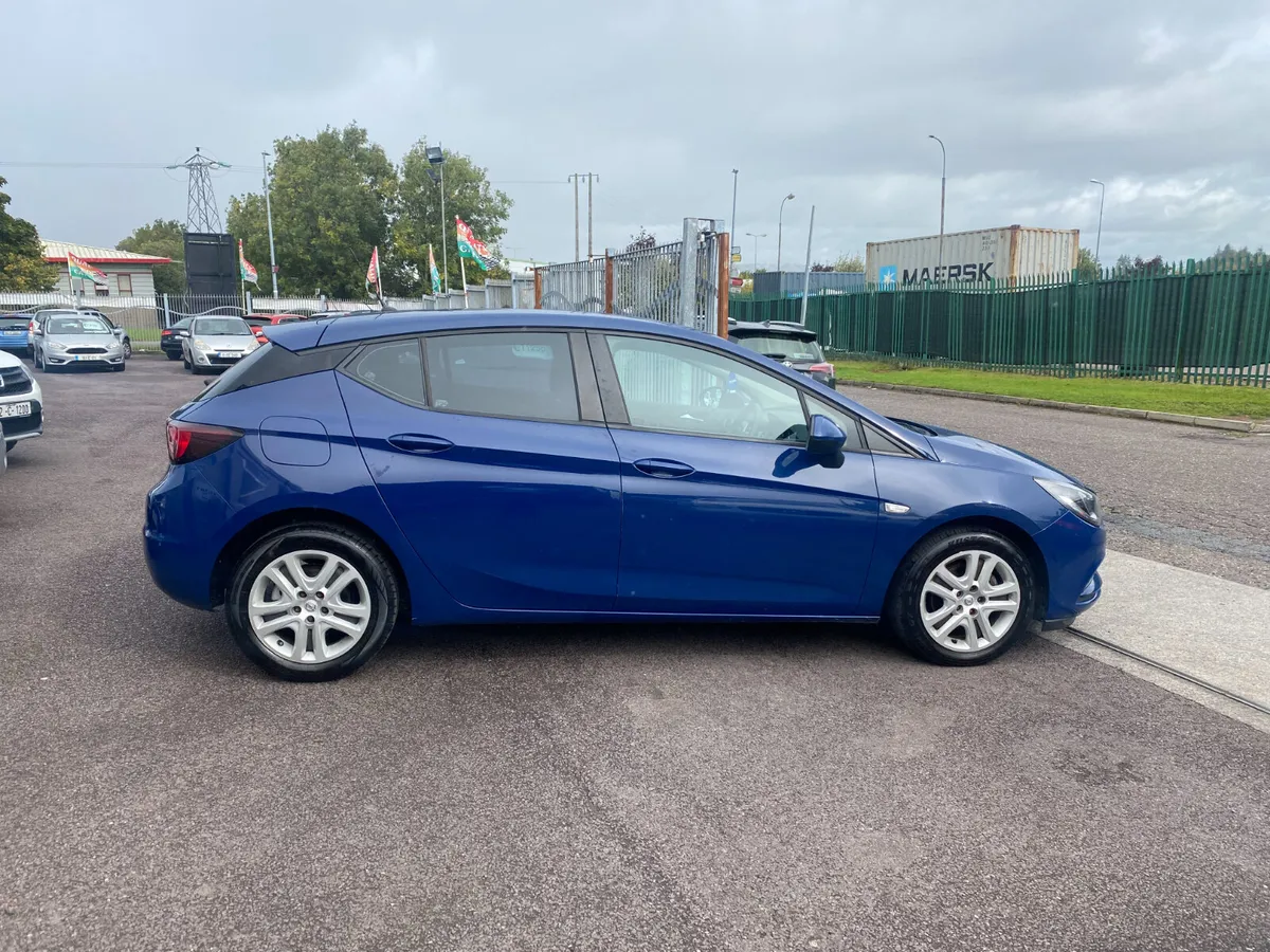 Opel Astra 2018 1.4 PETROL - Image 3