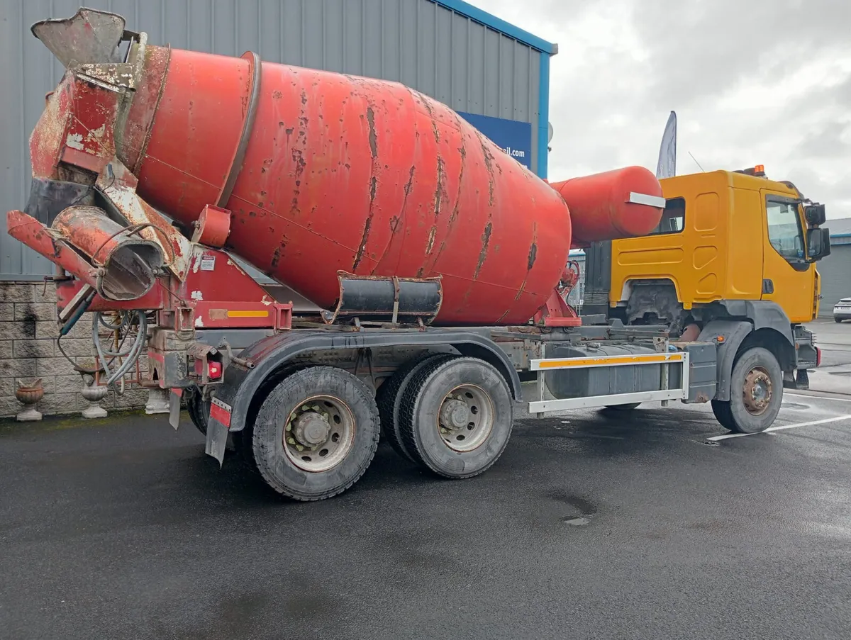 Renault Kerax Mixer Truck - Image 1