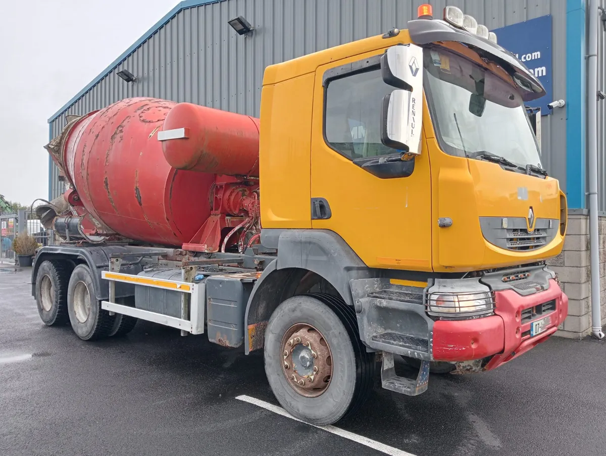 Renault Kerax Mixer Truck - Image 2