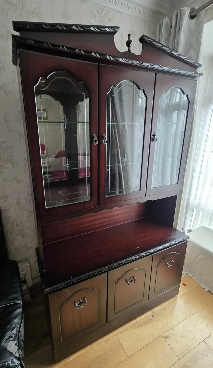 Display Cabinet - Image 1
