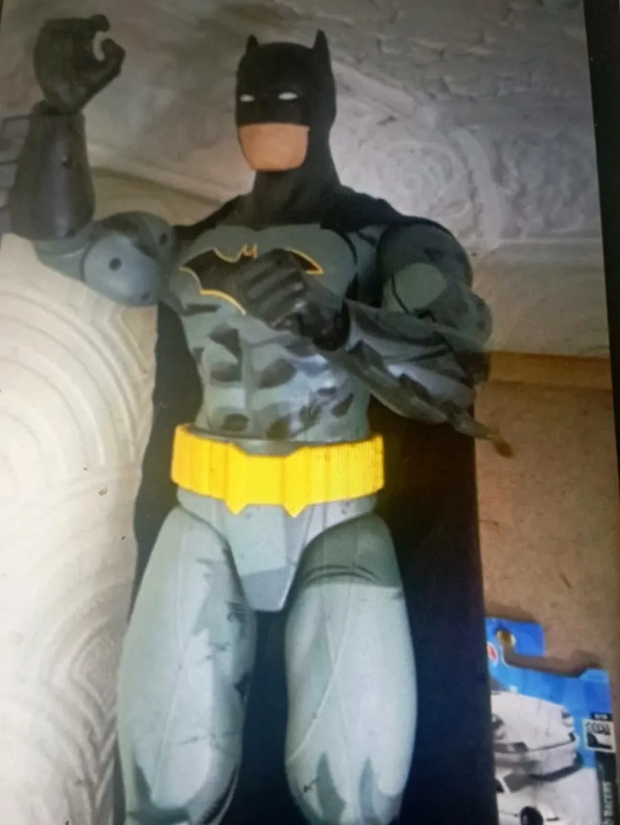 DC COMICS BATMAN FREE STANDING FIGURE - Image 2