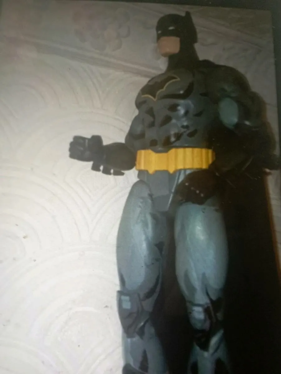 DC COMICS BATMAN FREE STANDING FIGURE - Image 3