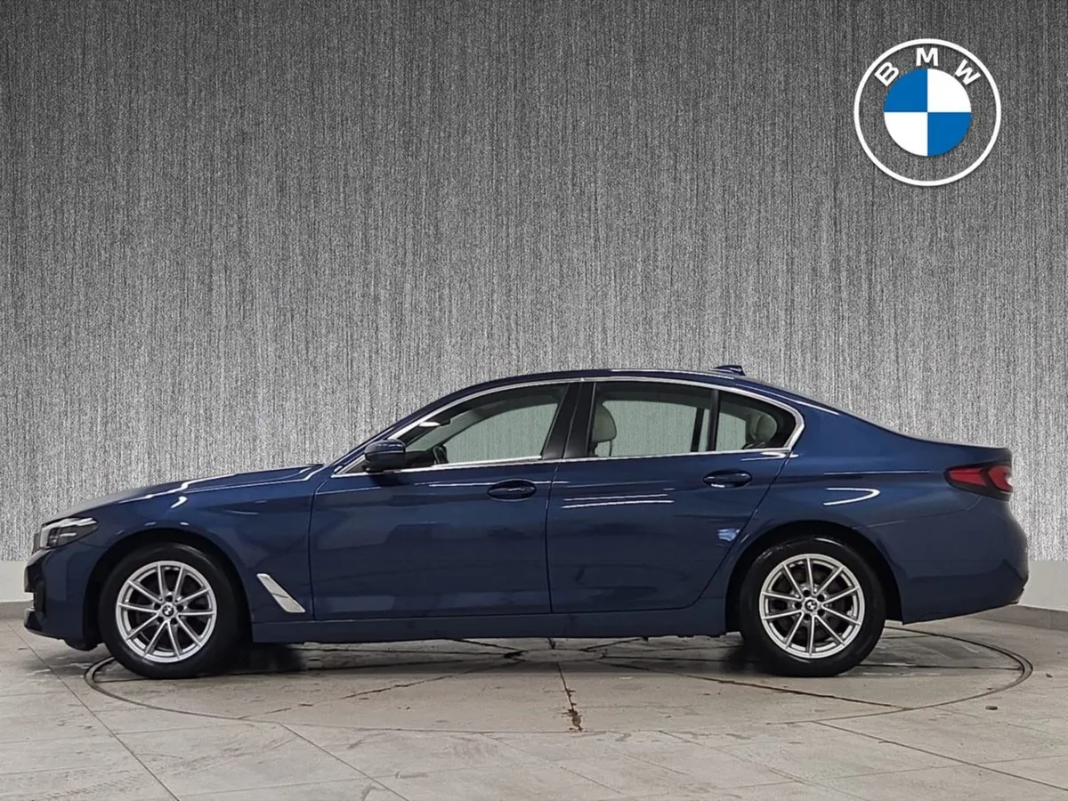 BMW 5 Series 520d SE (mht) - Image 3