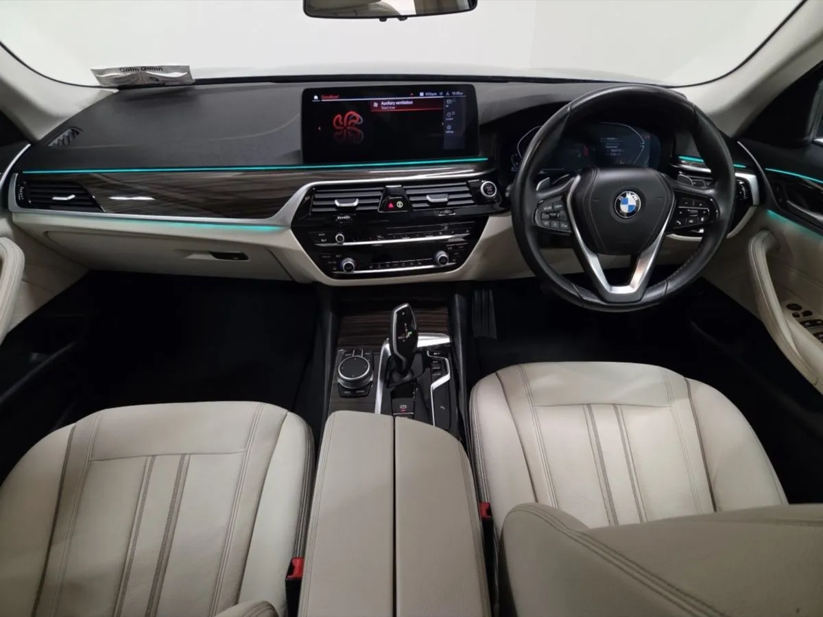 BMW 5 Series 520d SE (mht) - Image 4