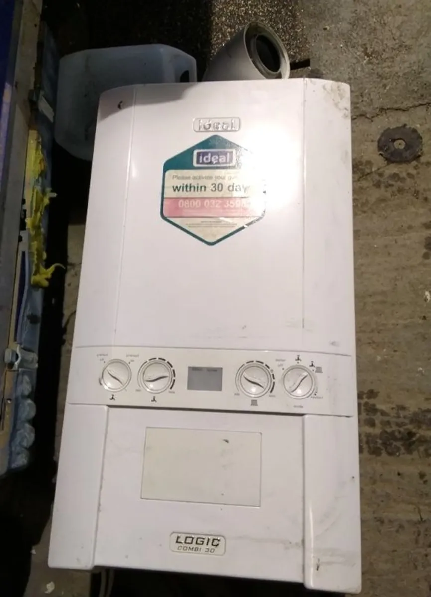 ideal logic 30 combi boiler - Image 1