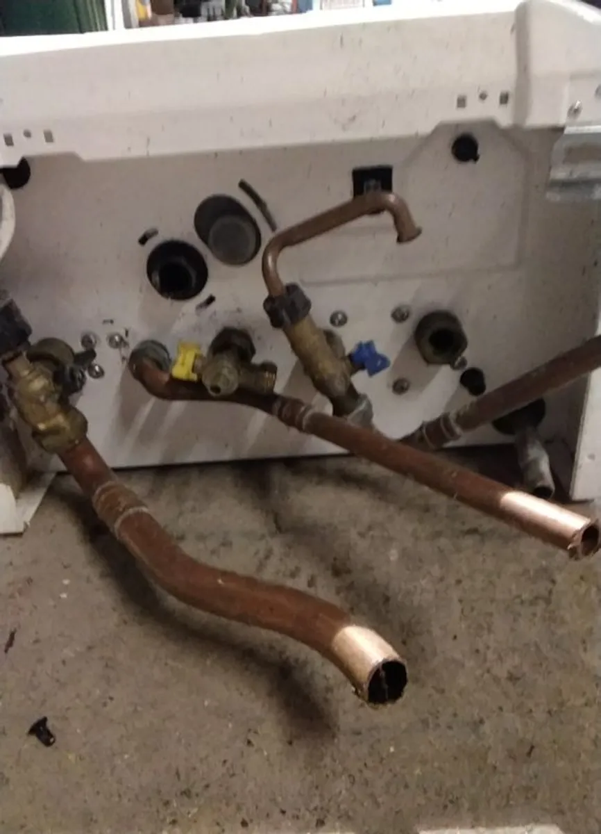 ideal logic 30 combi boiler - Image 4