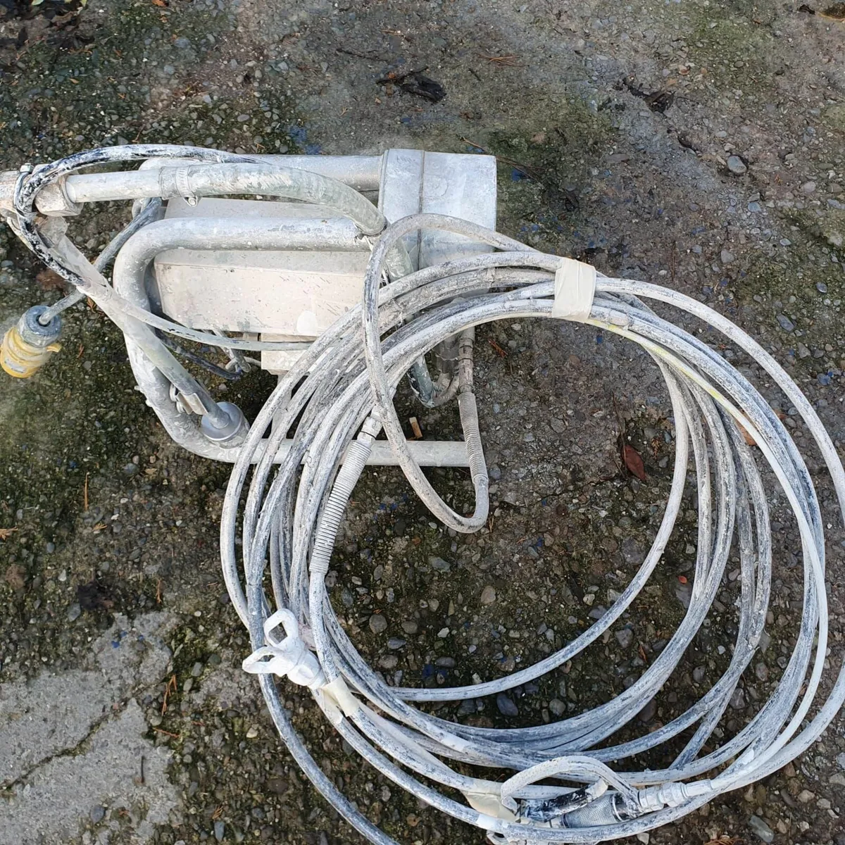 Airless sprayer - Image 1