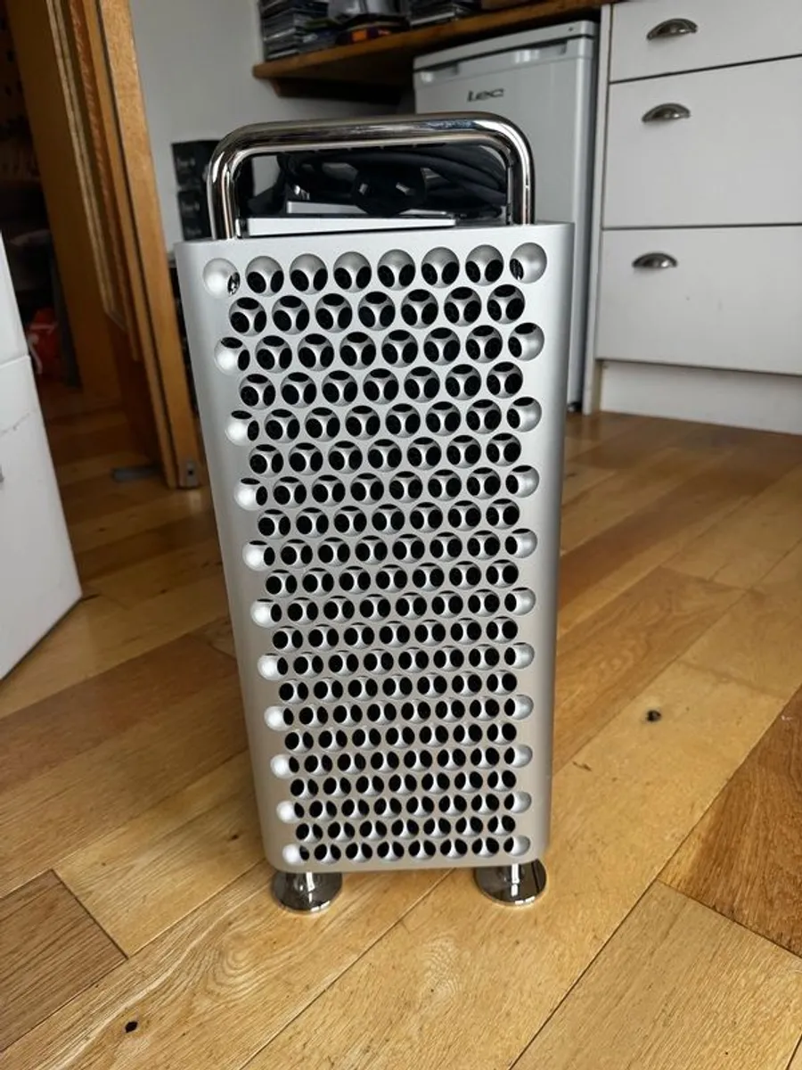 Mac Pro - 12 core Xeon / 96GB RAM / 5TB Storage - Image 2