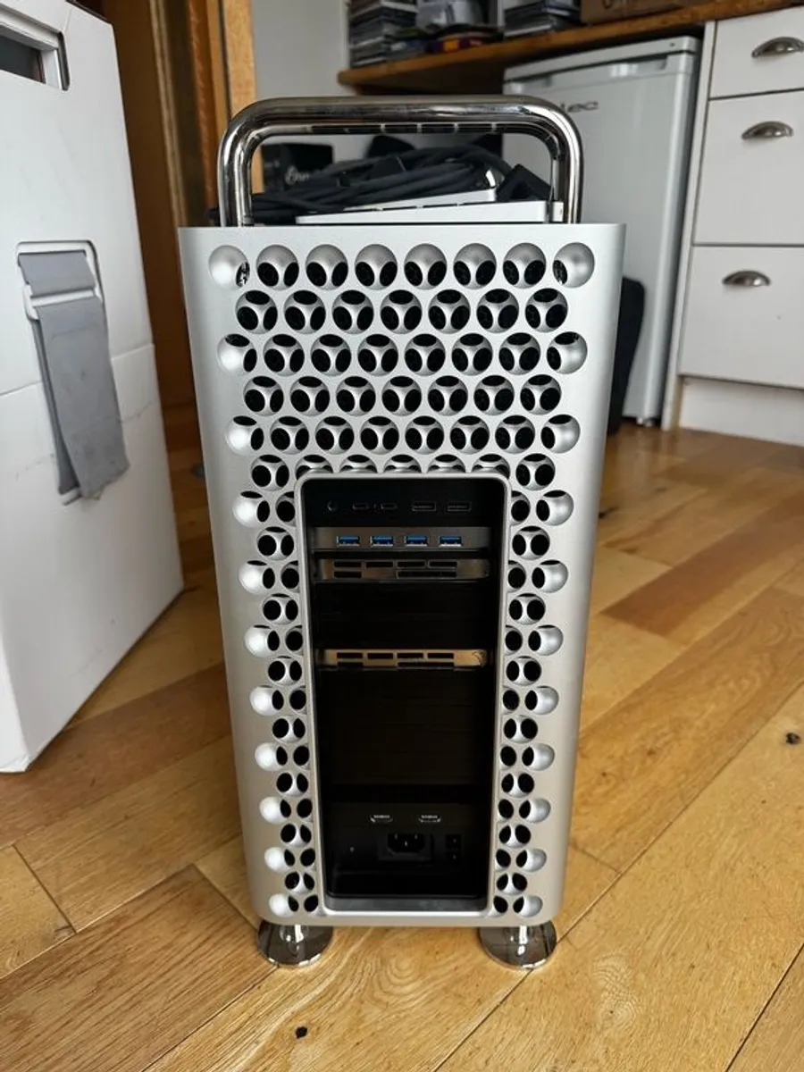 Mac Pro - 12 core Xeon / 96GB RAM / 5TB Storage - Image 3