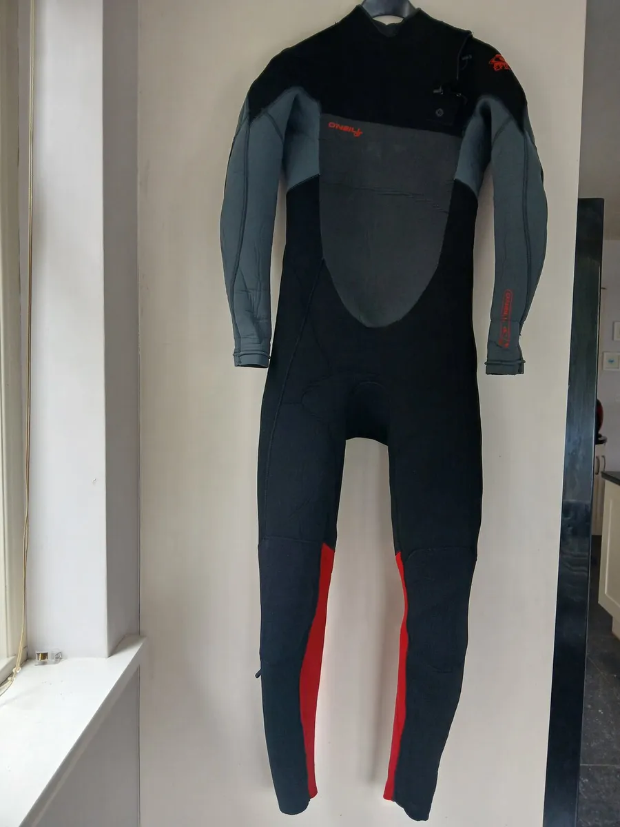 Surf suit - Image 1