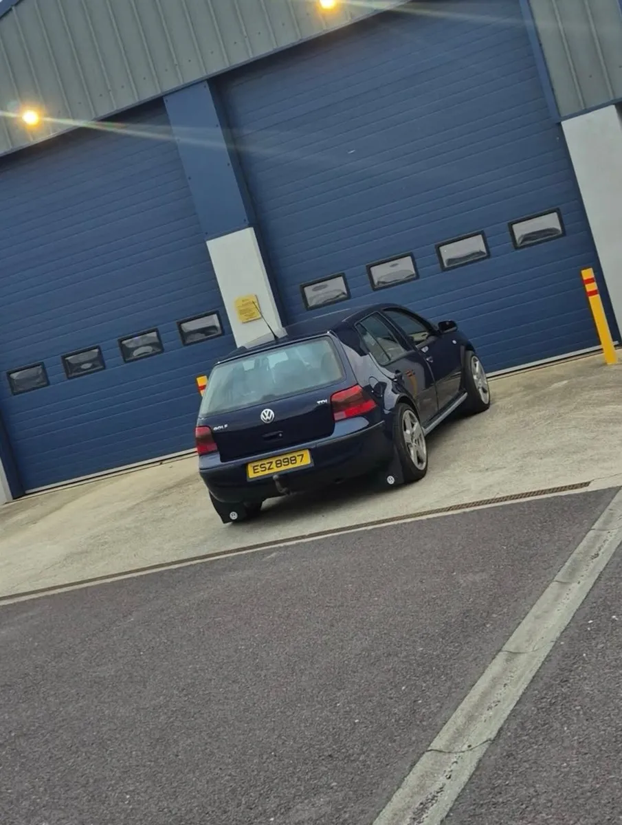Volkswagen Golf 2003 - Image 2