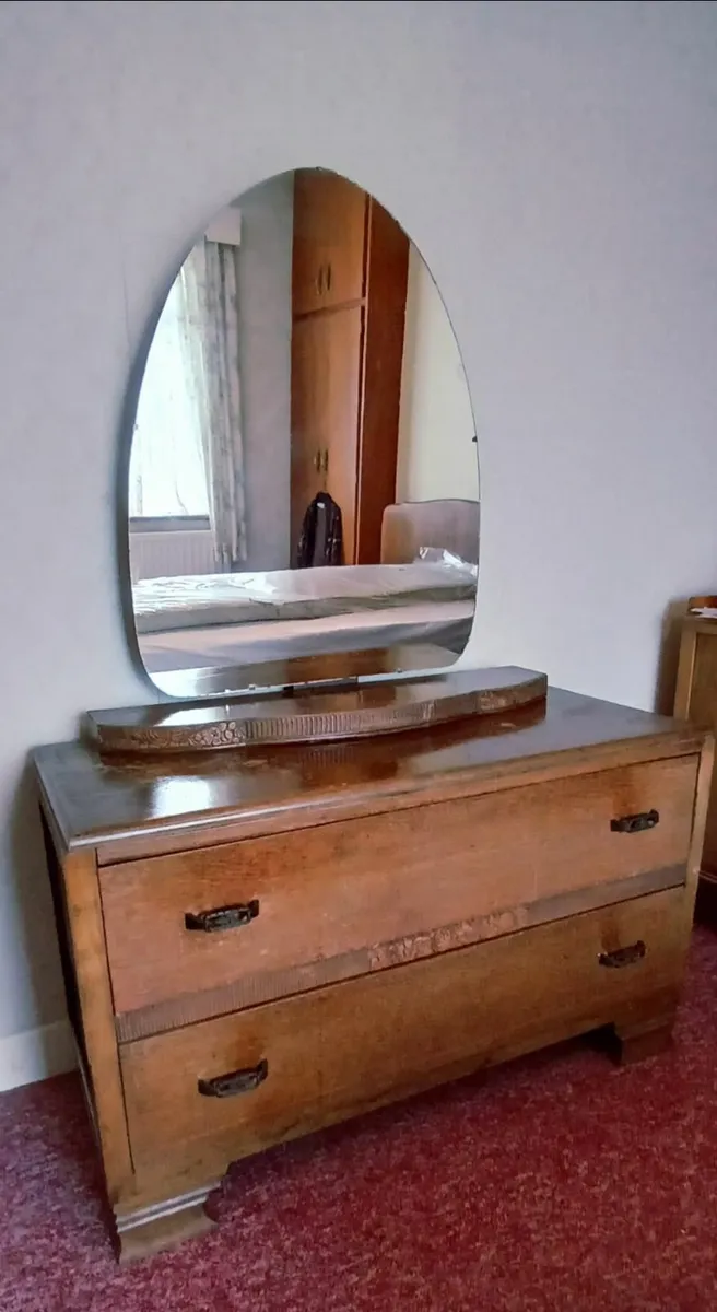 Dressing table with mirror and matching wardrobe - Image 1