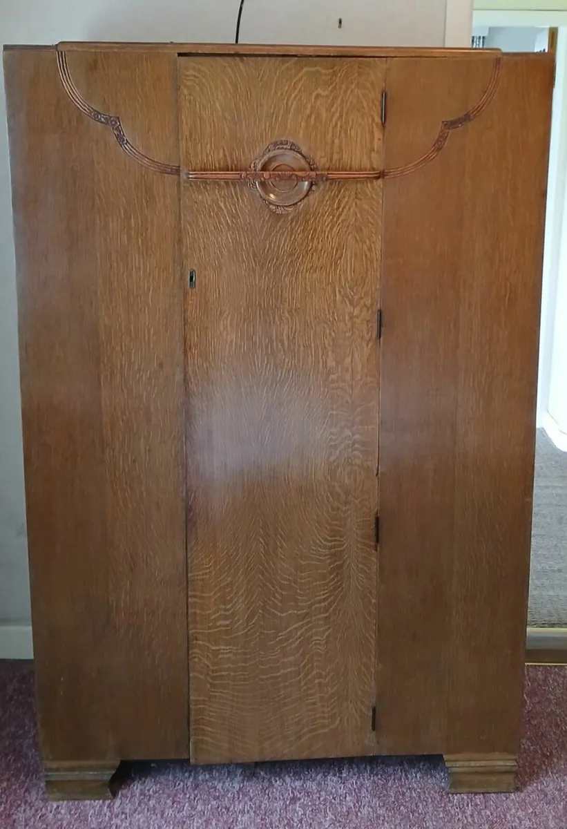 Dressing table with mirror and matching wardrobe - Image 2