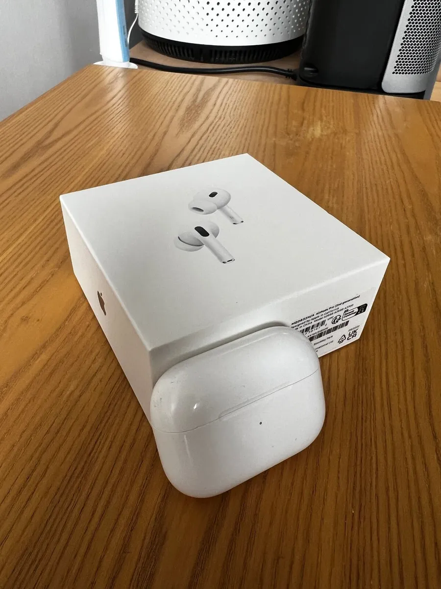 AirPods Pro 2 (lightning port) - Image 1