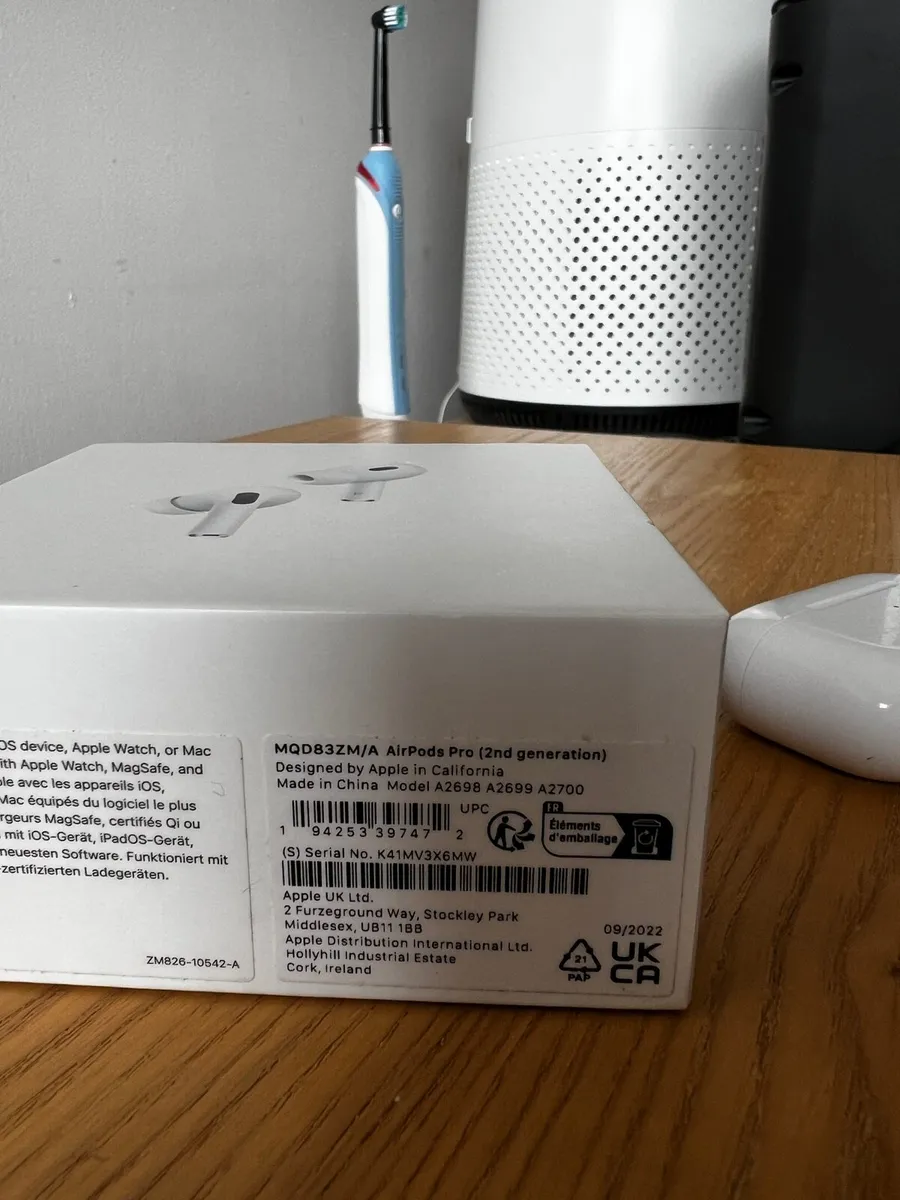 AirPods Pro 2 (lightning port) - Image 2