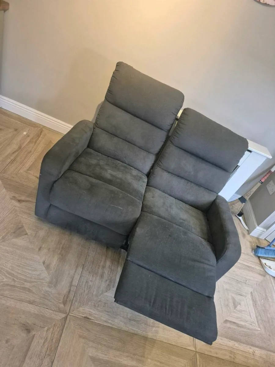 Recliner 2 seater - Image 2