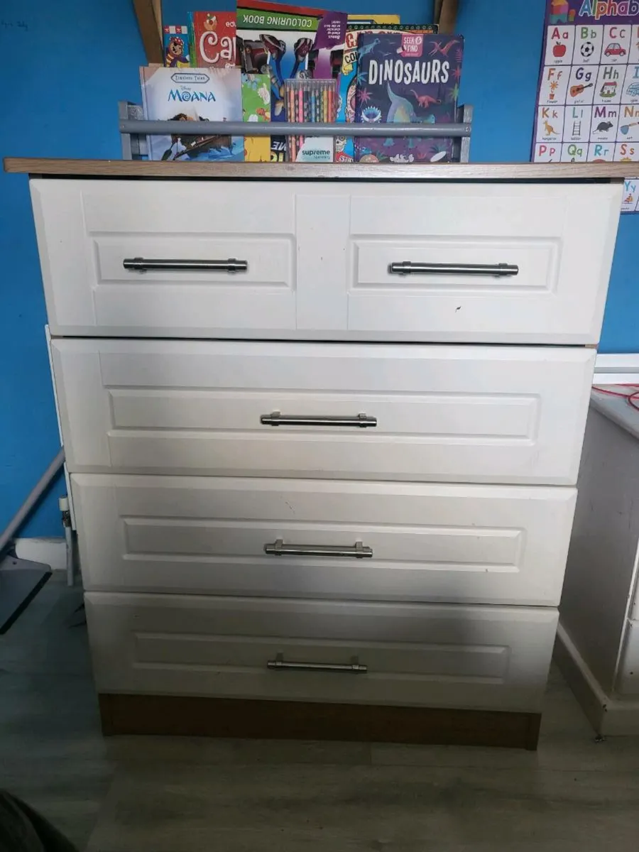 Bedroom furniture set - Image 2