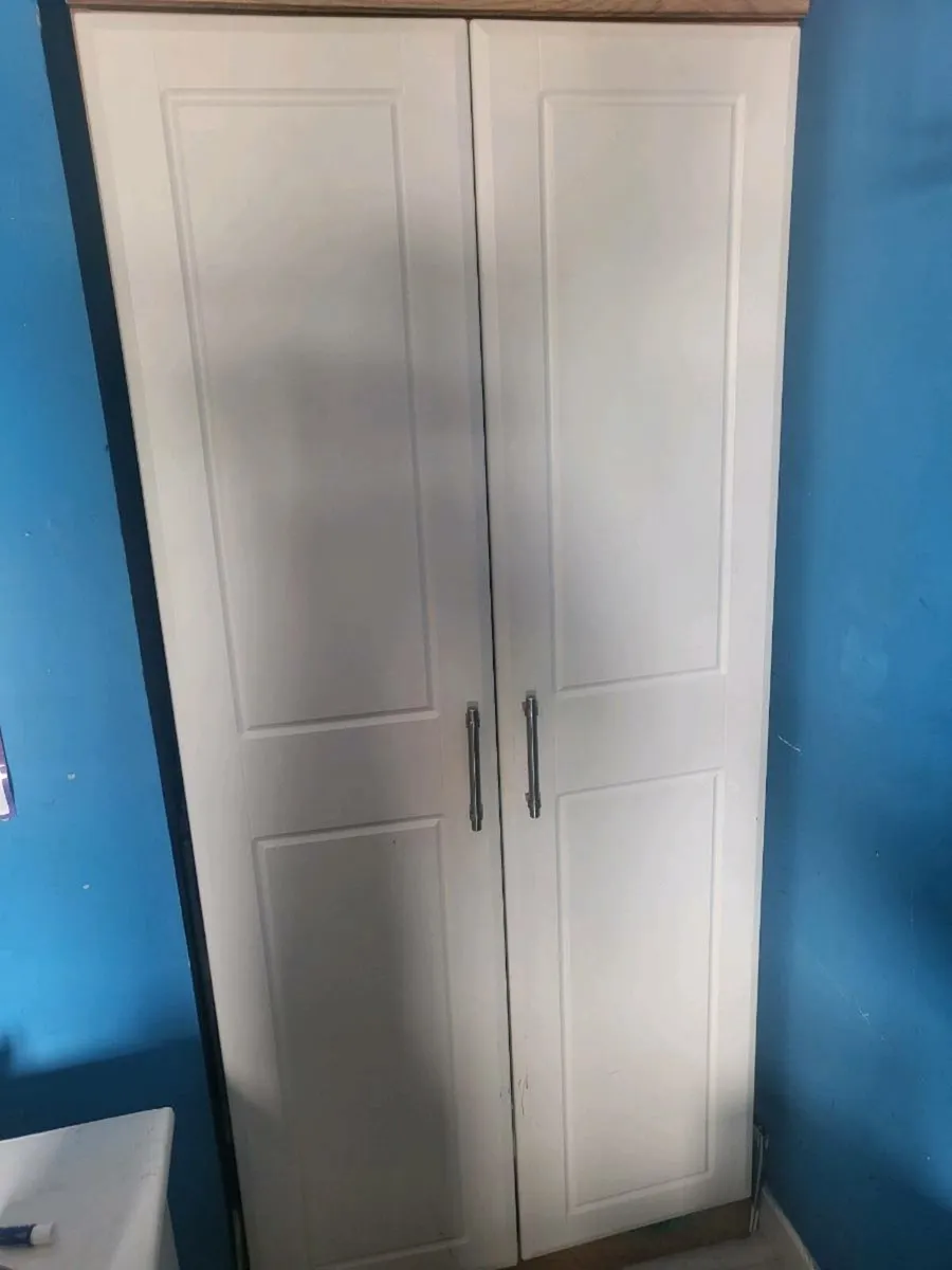 Bedroom furniture set - Image 3