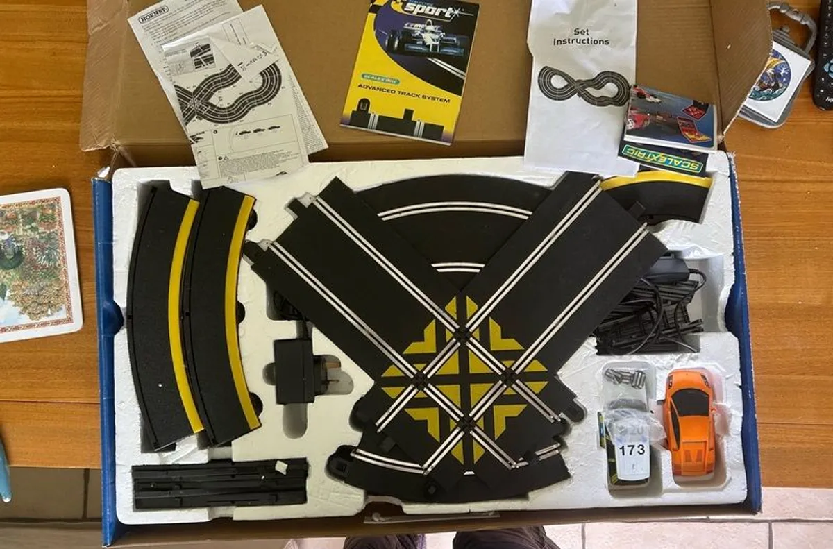 Scalextric Set Street Pursuit - Image 2