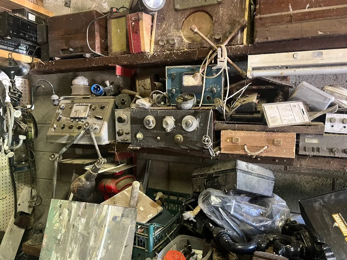 old radios and equipment - Image 3