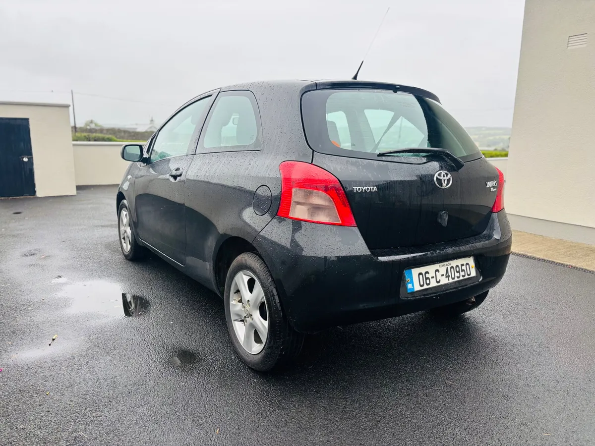 Toyota Yaris 2006 - Image 4