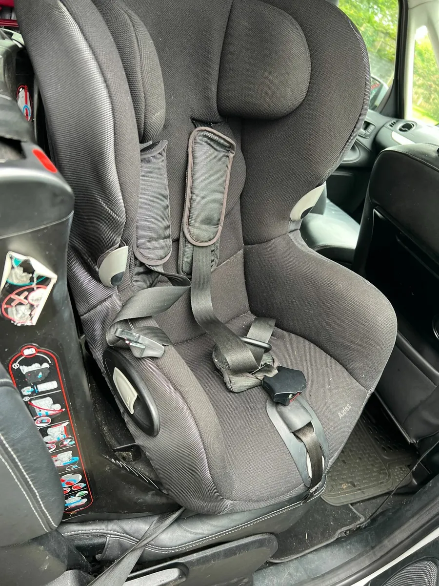 Maxi-Cosi car seat Axiss - Image 2
