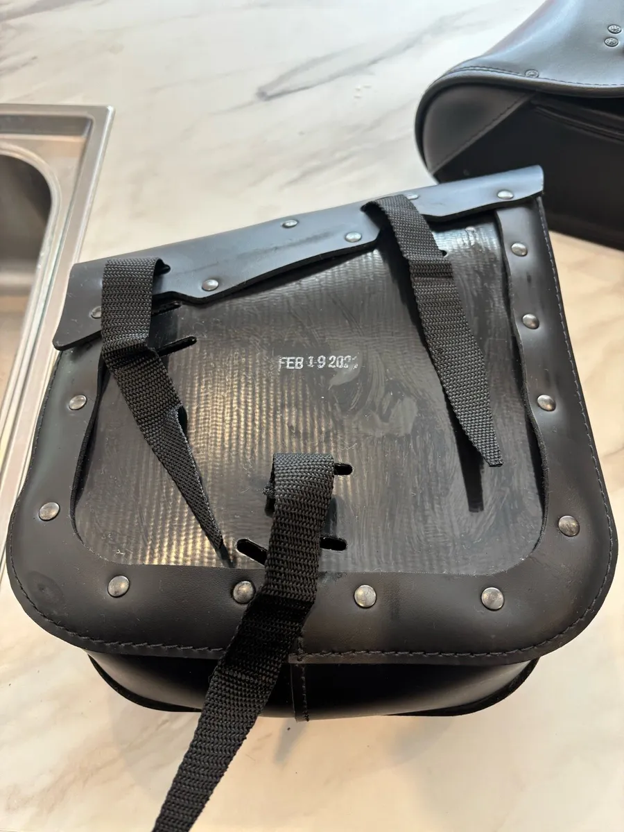 Harley Davidson softail swingarm leather bag - Image 4
